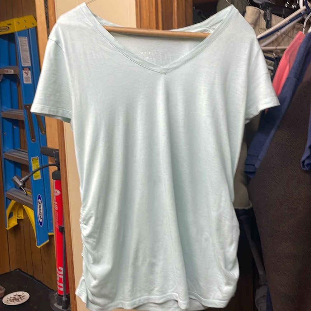 Isabel Maternity V-Neck Size Medium